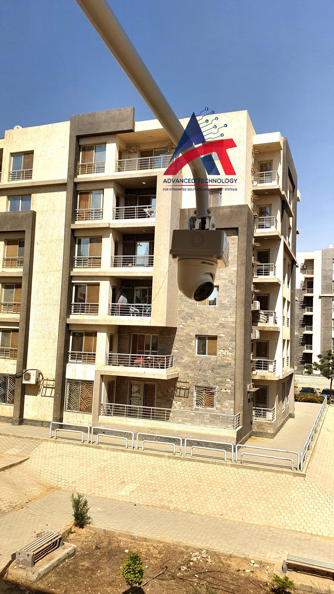 كاميرا PTZ على عمود